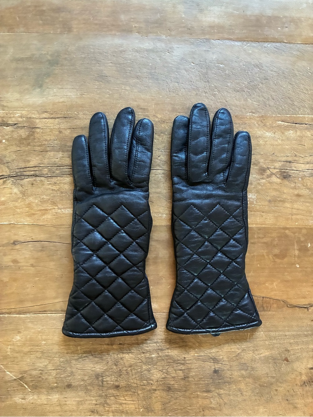 Black Quilted Leather Women's Gloves